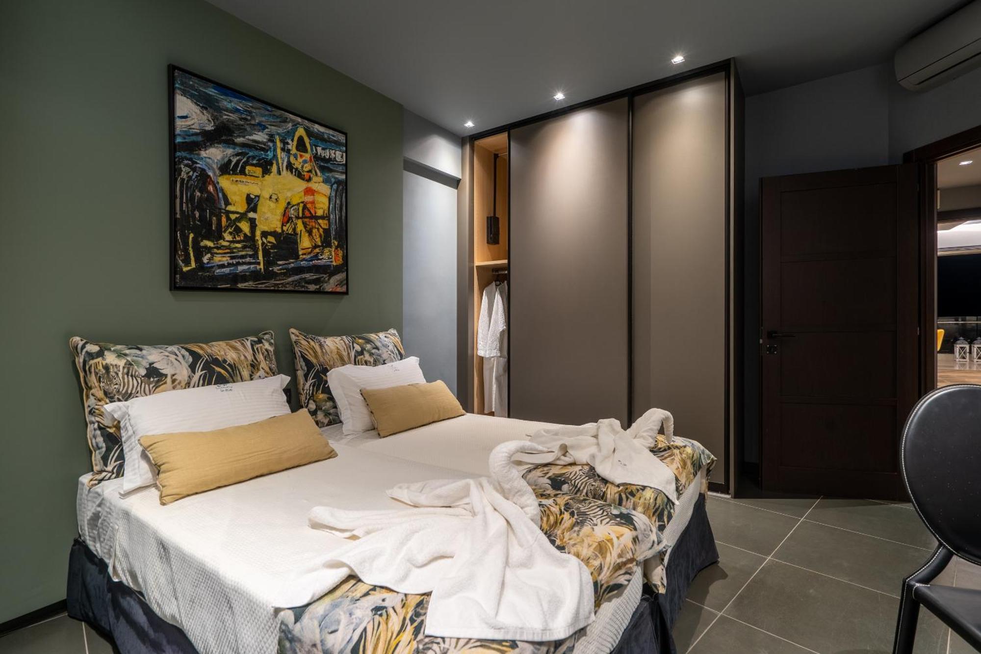 C.P. Luxury Suite Heraklion  Exterior photo